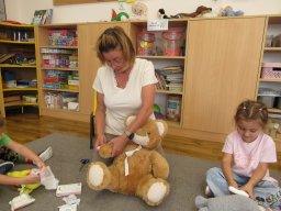 2025-09-12 Pierwsza pomoc z małpka Iwoną